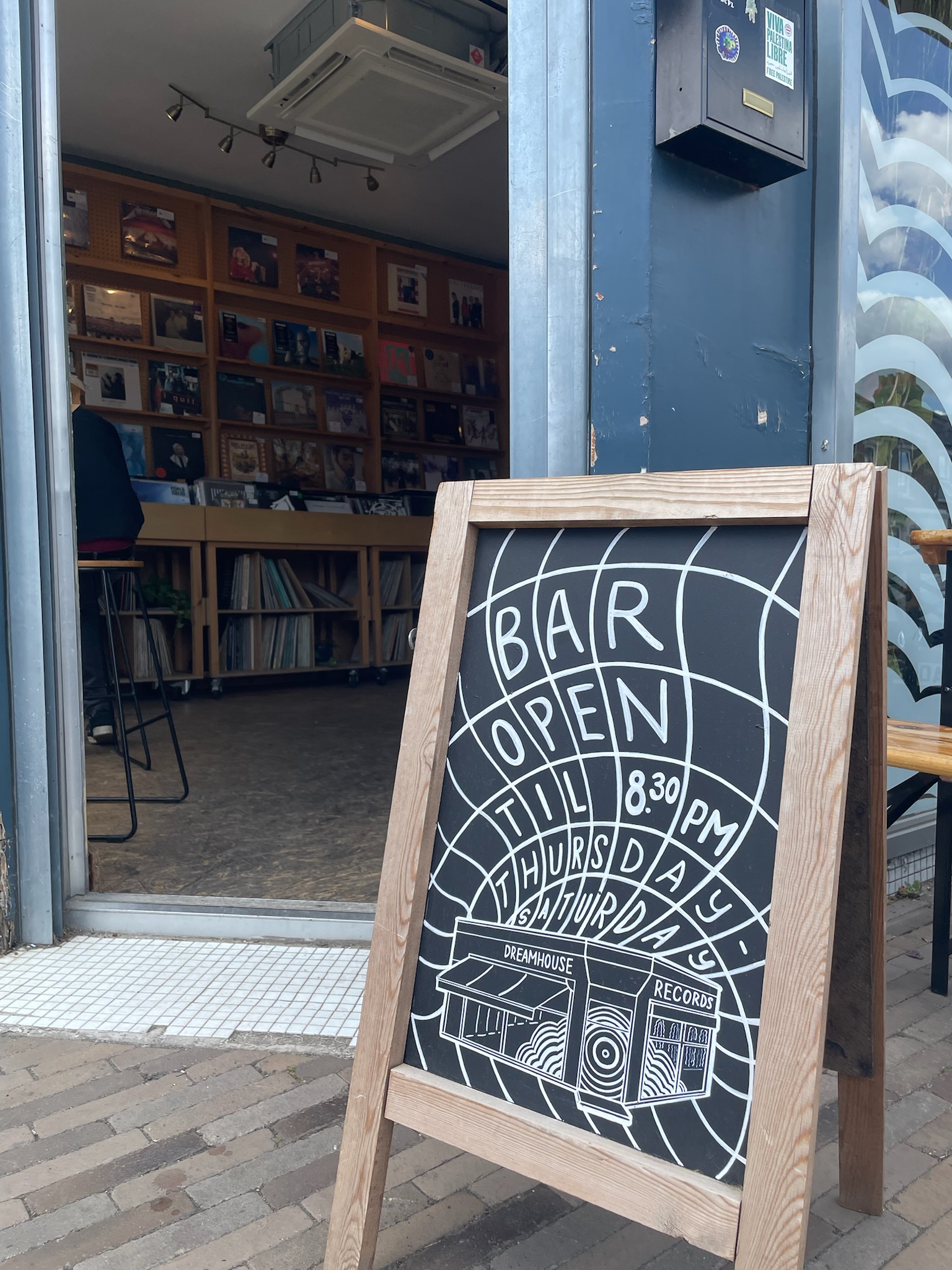 Blackboard Dreamhouse black